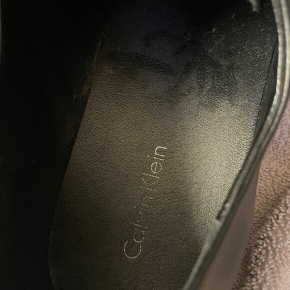 Calvin Klein - Men’s Brodie textured loafer - single buckle - Size 10.5 (US)